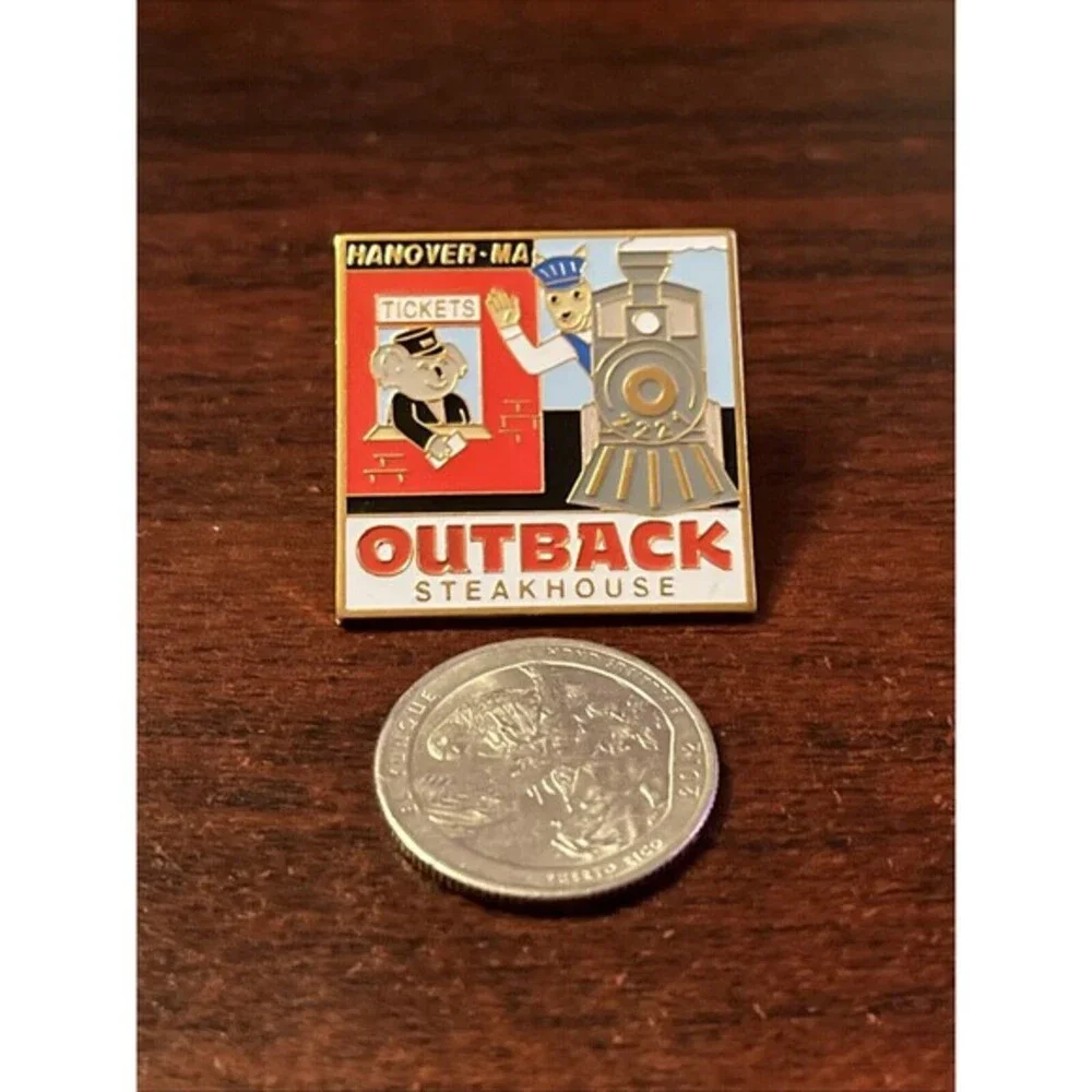 Outback Steakhouse Hanover Massachusetts ‎ Kangaroo Koala Lapel Hat Pin
